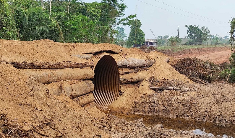 Baixadão em Vilhena recebe novo tubo armco com recursos do deputado Ezequiel Neiva