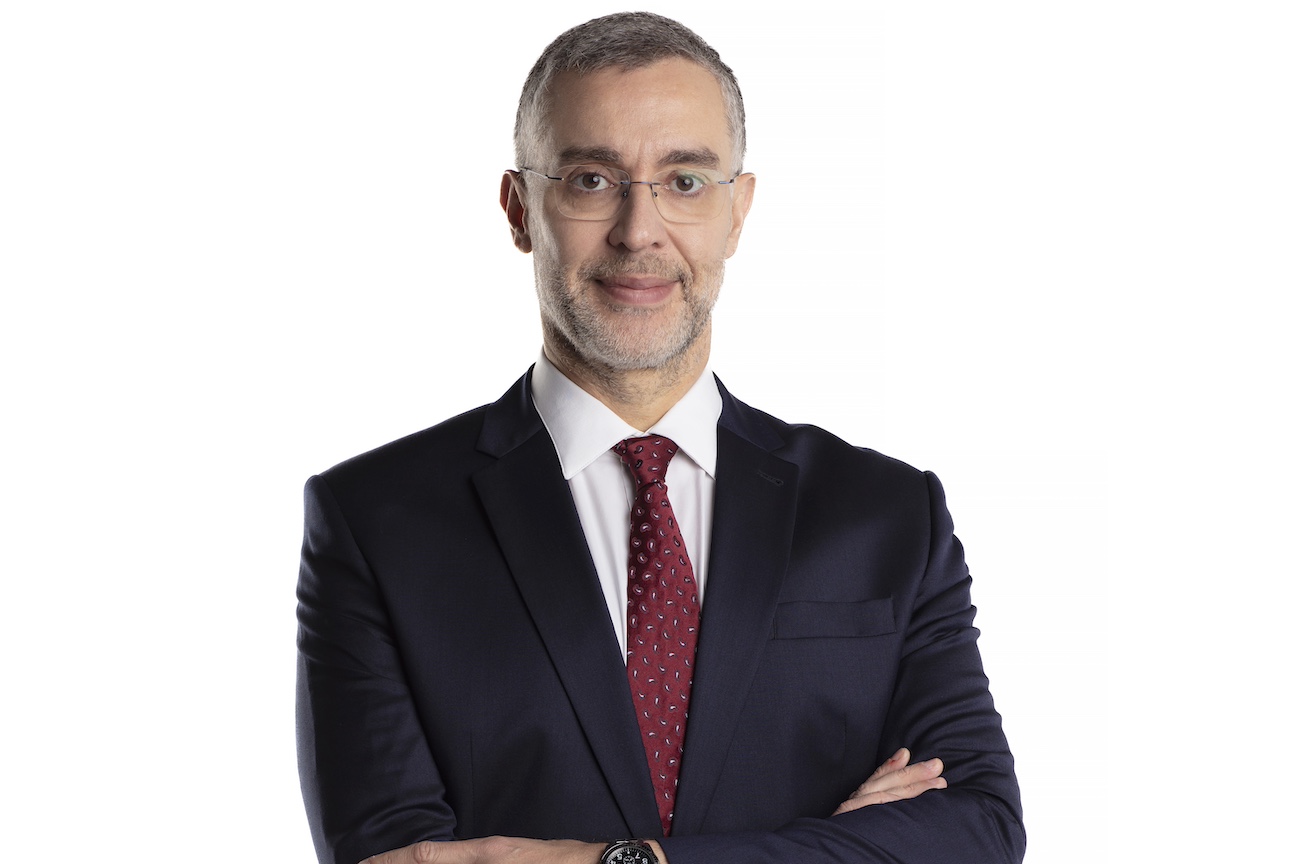 Existe no Brasil uma idade máxima para servidores públicos permanecerem no cargo?