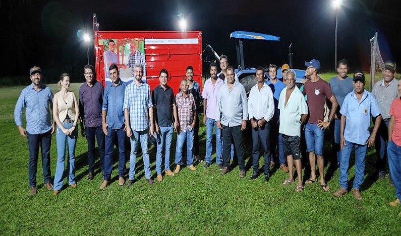 Assentamento Verde Seringal, em Corumbiara, recebe implemento agrícola destinado pelo deputado Ezequiel Neiva