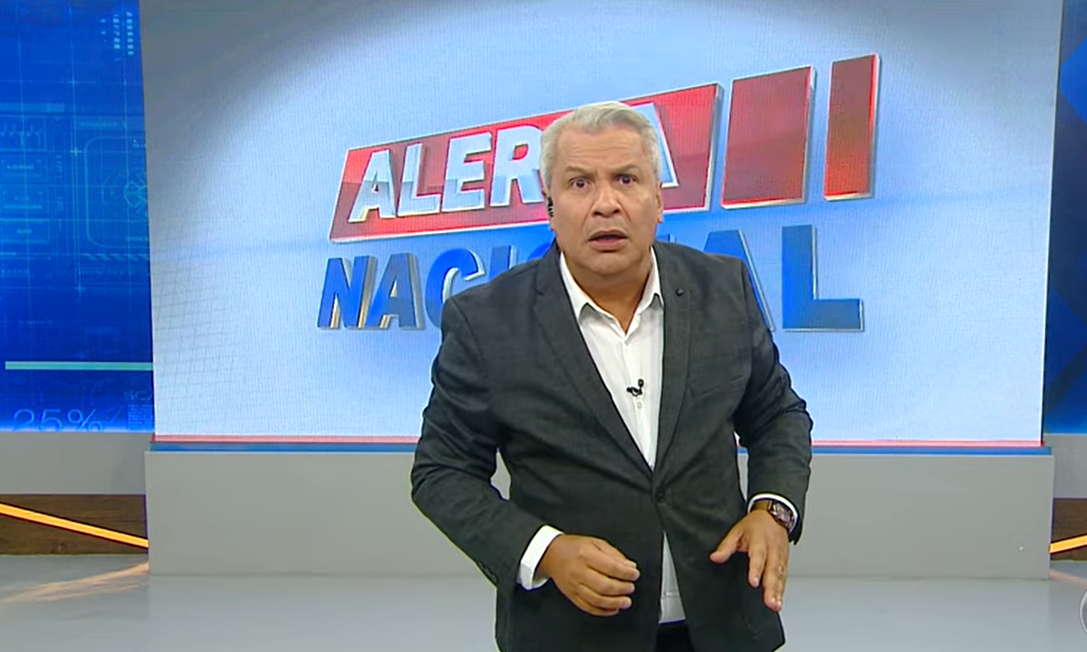 Sikêra Jr e Rede TV! são condenados a pagar R$ 300 mil por homofobia