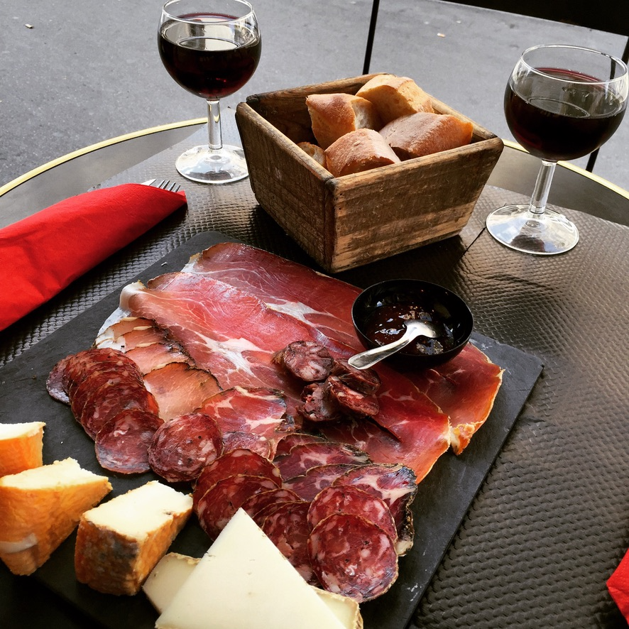 A quick stop while roaming Paris as a Level 2 player