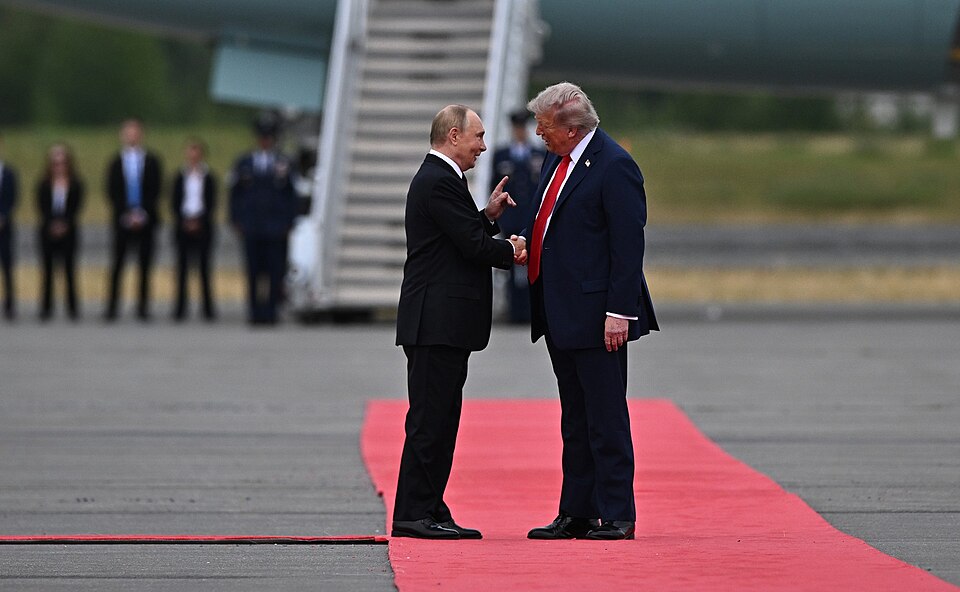 File:Putin and Trump at Anchorage Airport.jpg