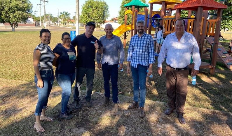 Ezequiel Neiva entrega benefícios, anuncia investimentos e visita associações rurais e aldeia indígena
