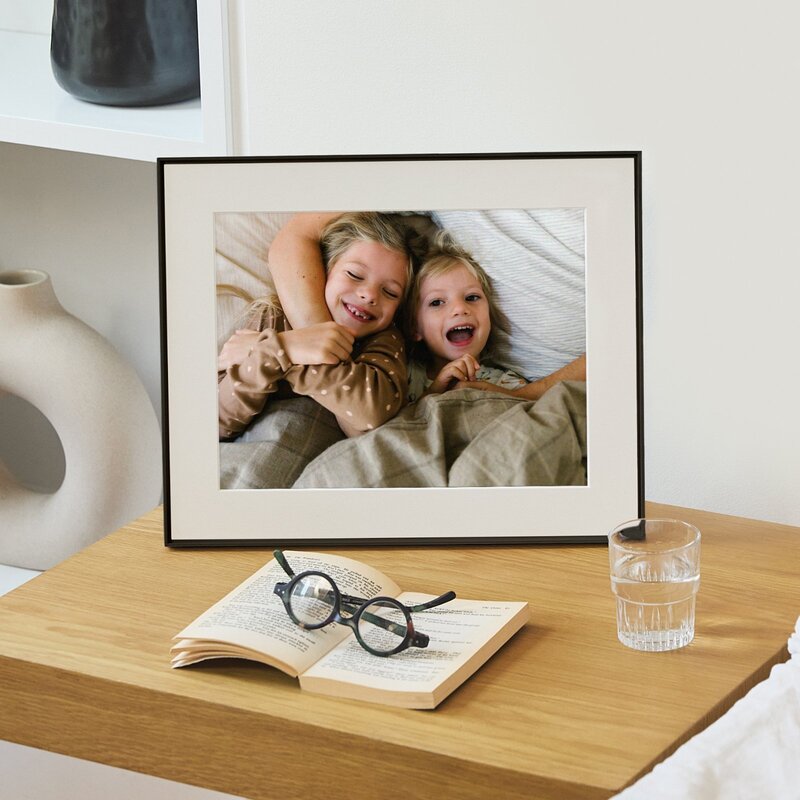 Walden 15" | Aura's largest, wall-worthy HD digital picture frame