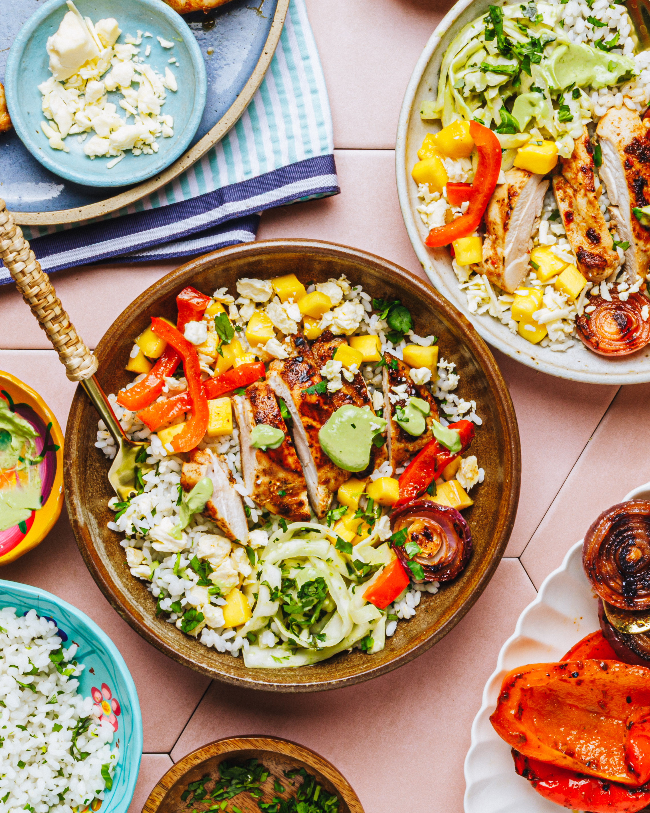 grilled chili lime chicken fajita bowls