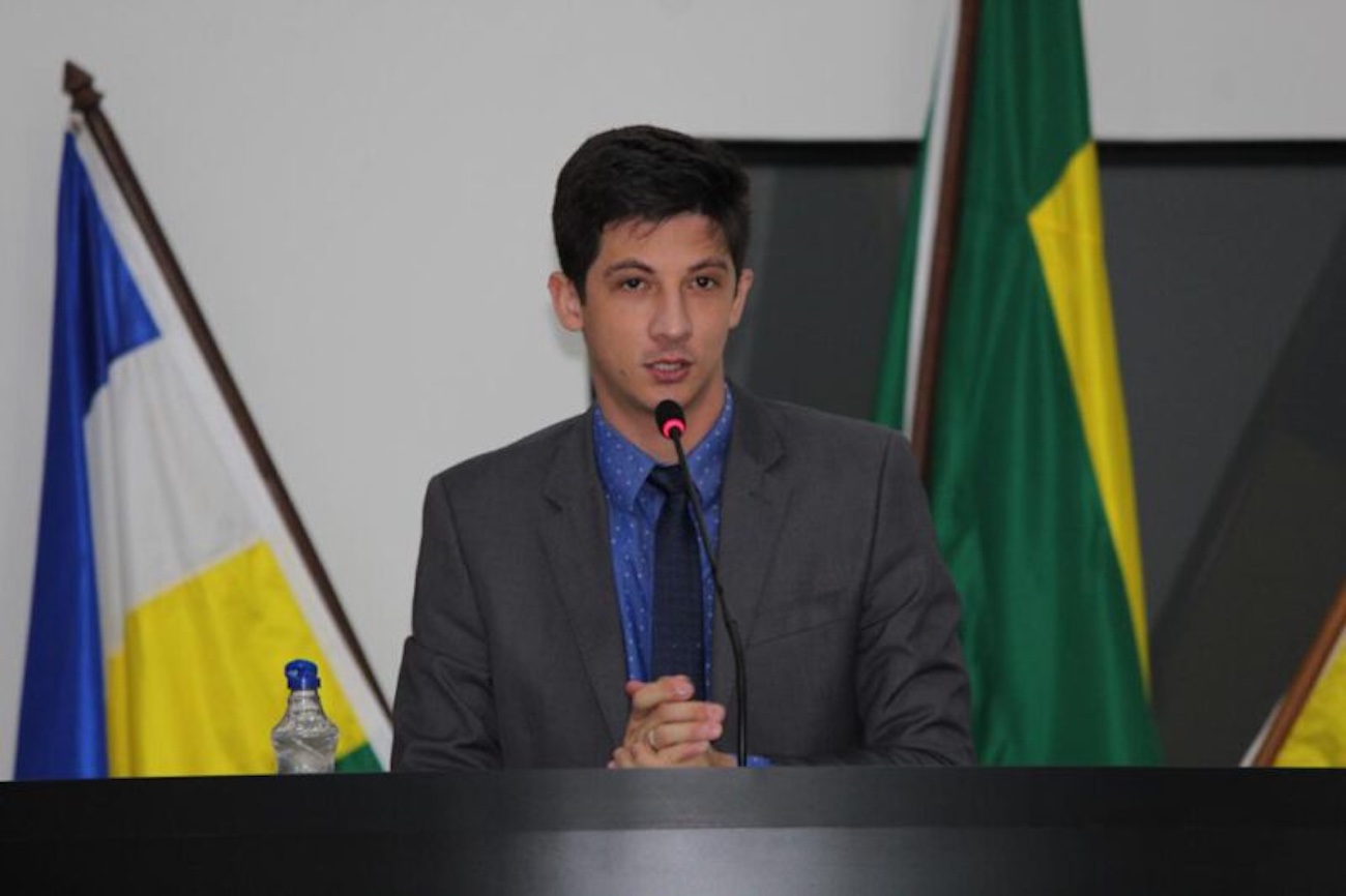 Vereador Dhonatan Pagani acumula faltas e perde cargo em comissão na Câmara de Vilhena