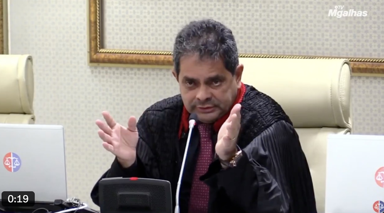 "Cabeça de juiz, dianteira de padre e traseira de burro não são confiáveis", diz Procurador-Geral do Maranhão