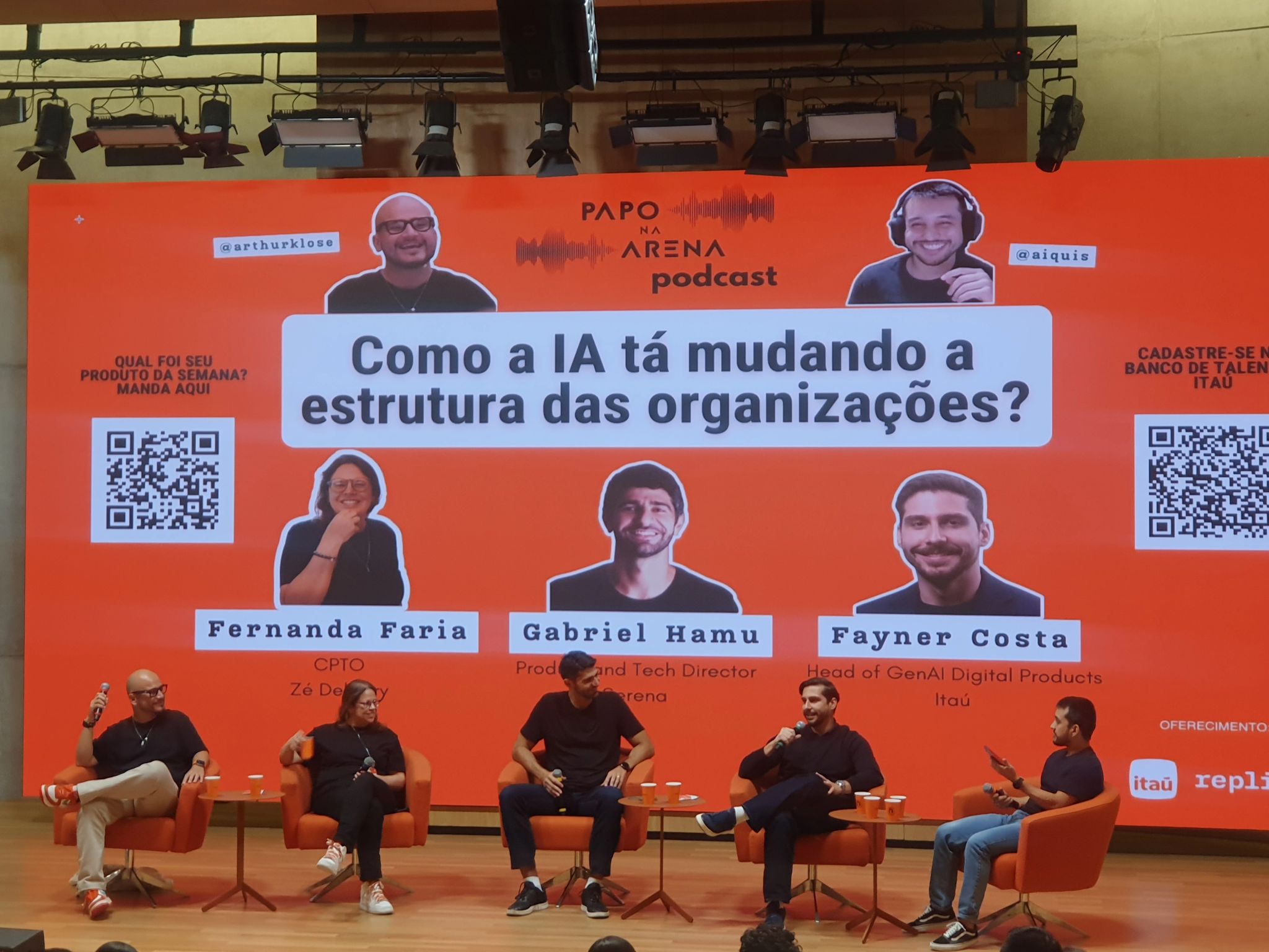 Fernanda Faria, Gabriel Hamu e Fayner Costa no episódio presencial