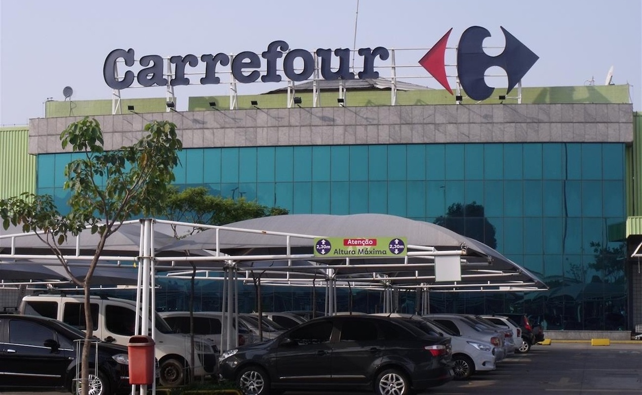 Crise Carrefour: Brasil amplia retaliação e setor de frango adere ao boicote contra rede francesa