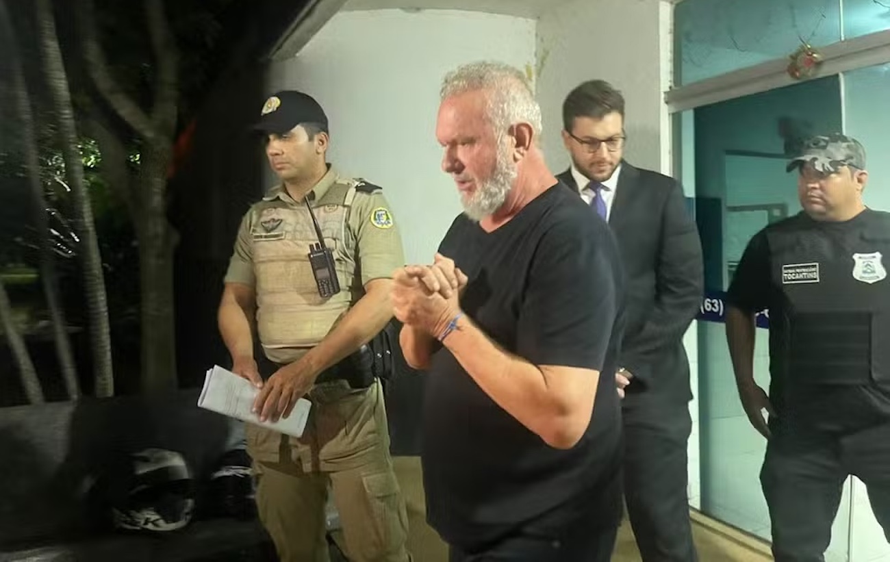 Ex-governador do Tocantins permanece preso após Justiça confirmar risco de fuga internacional