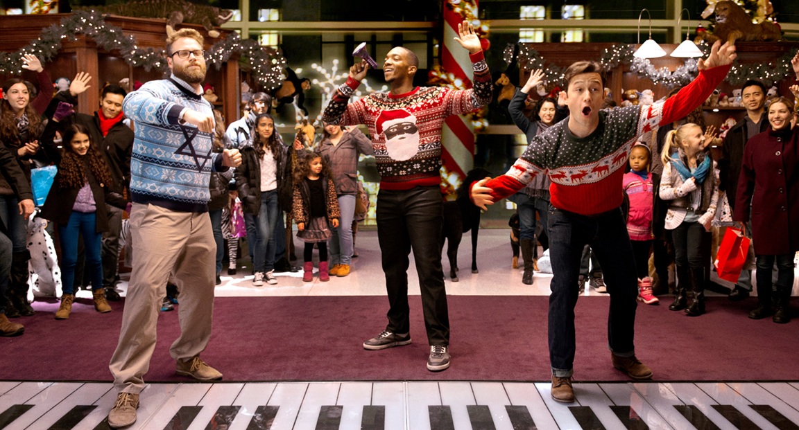 Tom Hanks’in yetişkin vücudunda bir çocuğu canlandırdığı 1988 tarihli Big filminin meşhur piyano sahnesine güzel bir gönderme olan bu karede, ortada Captain America: Brave New World ’le halen sinemalarda arzıendam eden Anthony Mackie’yi görüyoruz.