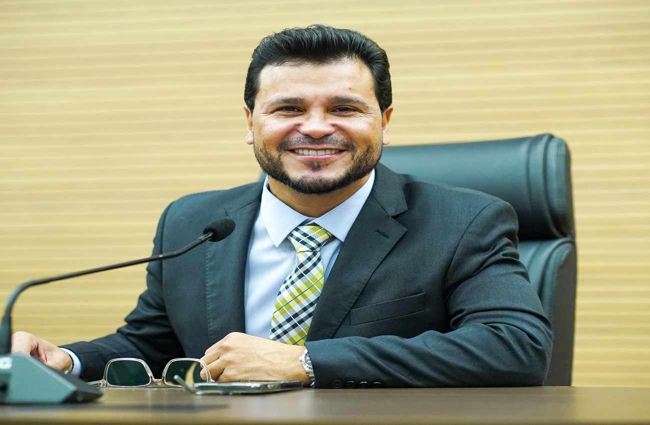 Deputado Marcelo Cruz e vereador Pastor Evanildo promovem palestra em alusão ao Outubro Rosa