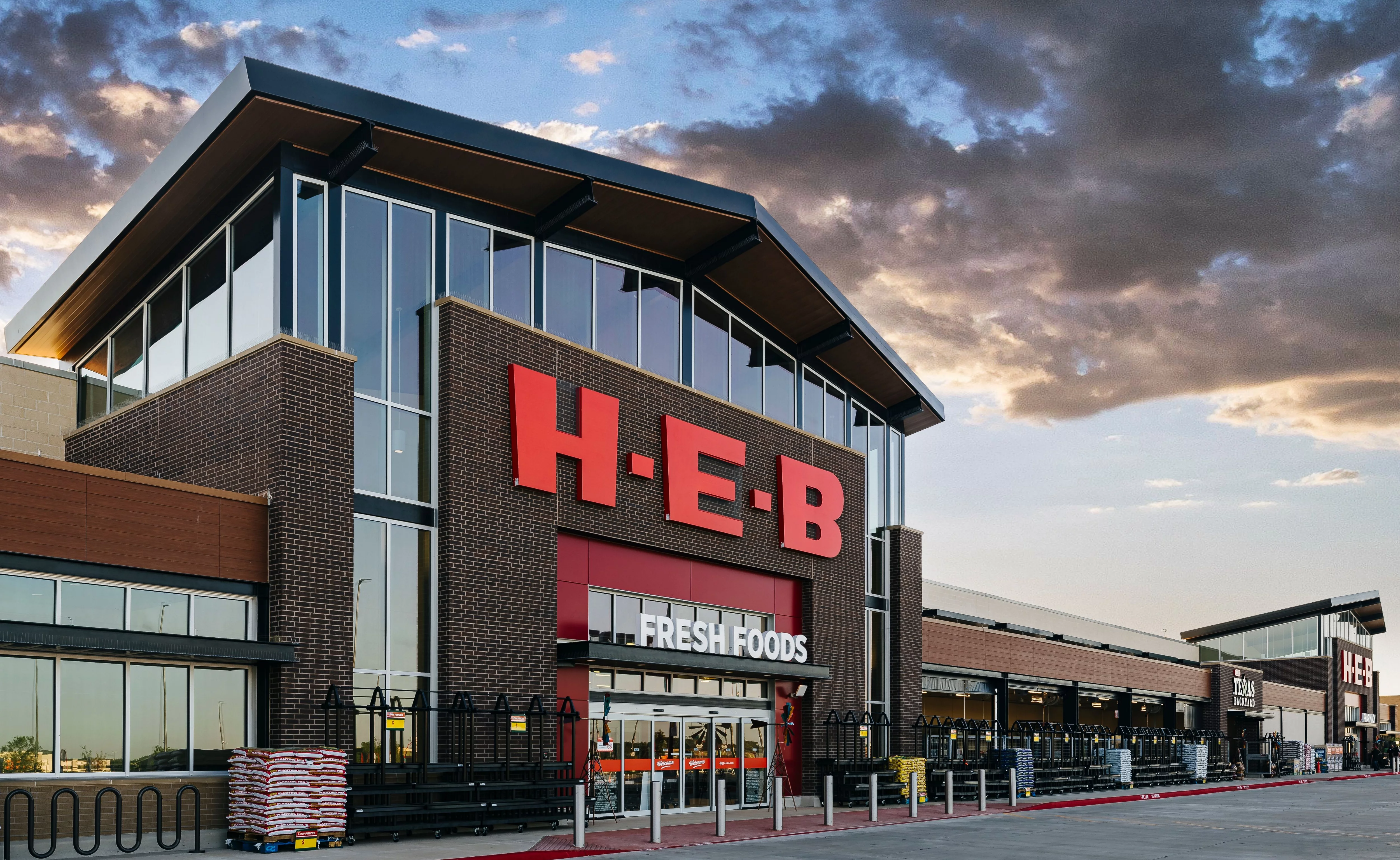 BizDecoded's Next Live: H-E-B — The Heart of Texas Retail