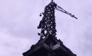 Réplica da Estátua da Liberdade usada pela Havan é incendiada em Porto Velho; polícia investiga