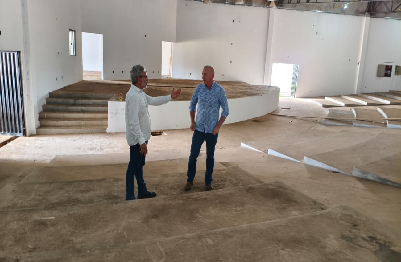 Retomada das obras do teatro marca novo momento para a cultura em Cerejeiras