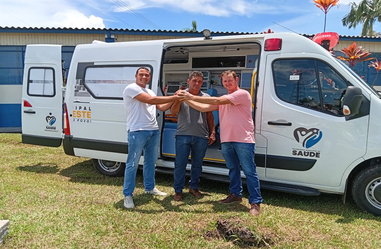Colorado do Oeste recebe ambulância UTI com recurso de R$ 450 mil destinado pelo deputado Ezequiel Neiva