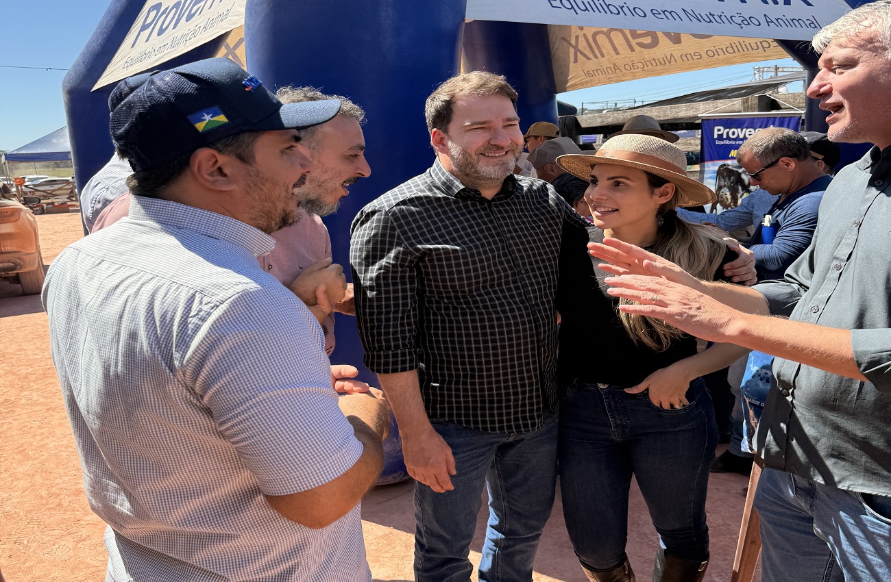 Presidente da Assembleia prestigia Dia de Campo da Bovinocultura Leiteira em Ariquemes