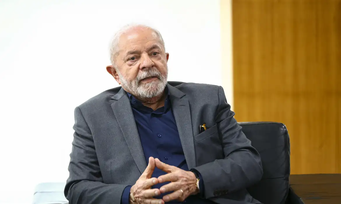 Lula tem avaliação positiva de 33%, negativa de 31% e 34% consideram gestão regular, diz Quaest