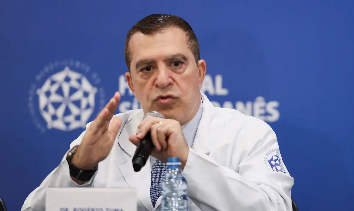 Médico de Lula descarta sequelas e diz que função cerebral está intacta