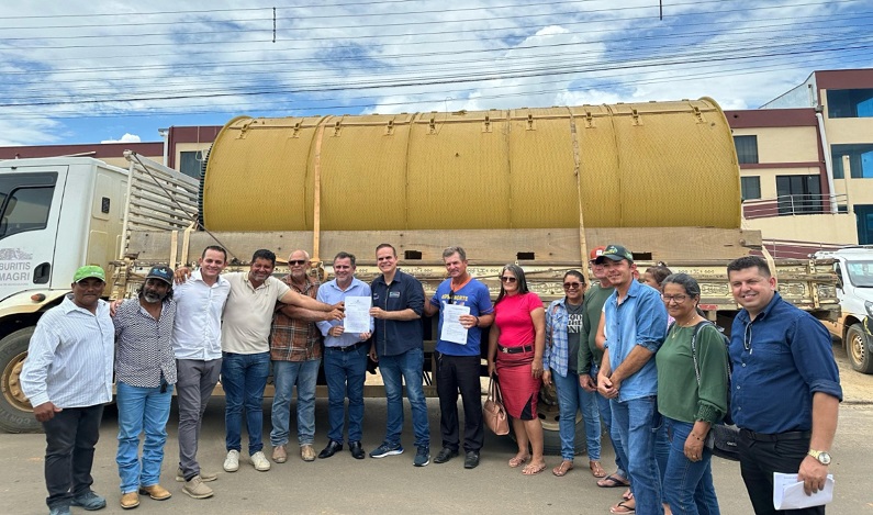 Alan Queiroz entrega R$ 233 mil em equipamentos e veículos para o município de Buritis