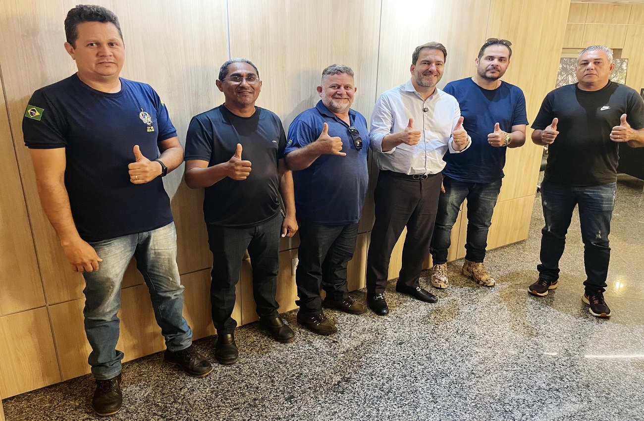 Presidente Alex Redano recebe servidores do DER e garante apoio à valorização da categoria