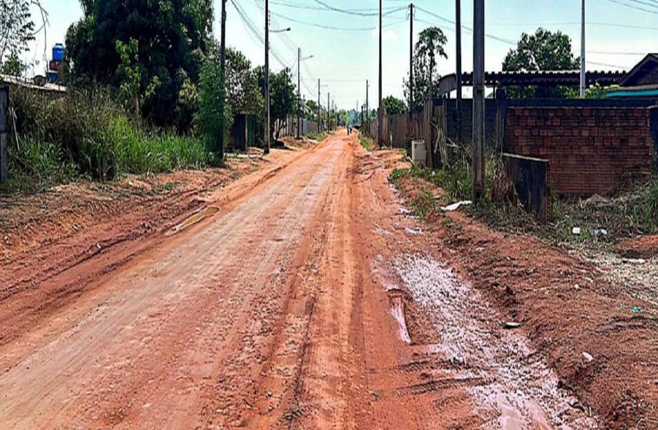 Alex Redano solicita caçambas de rejeito de asfalto para recuperação da avenida Jorge Teixeira em Alto Paraíso