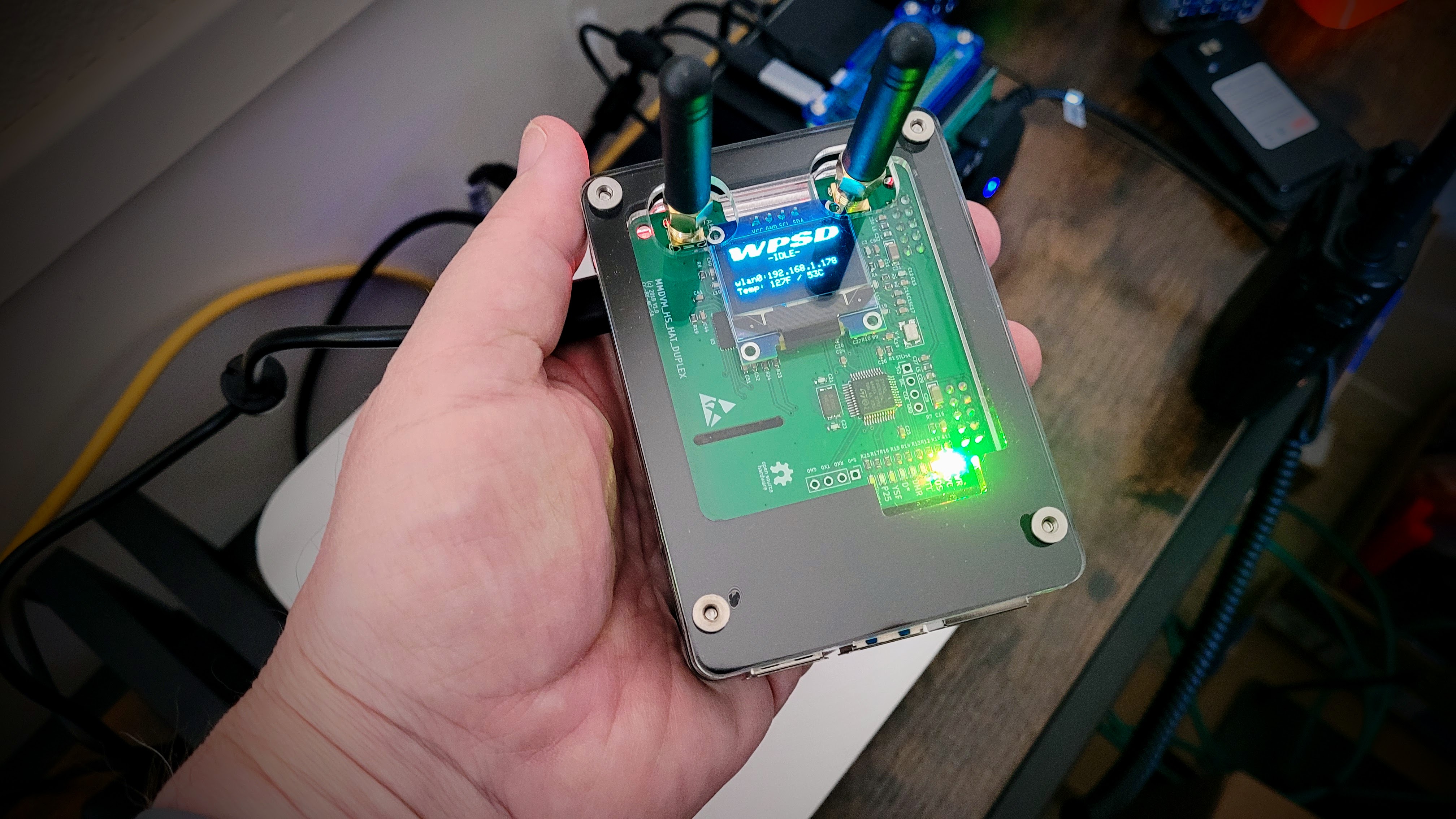 Digital hotspot with Raspberry Pi 4 in a C4Labs case