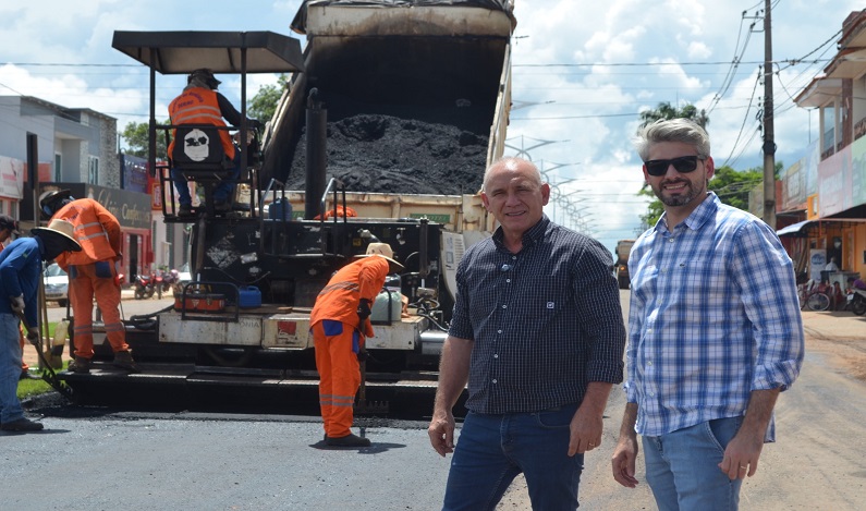 Ezequiel Neiva vistoria recuperação da rodovia de acesso a Cabixi