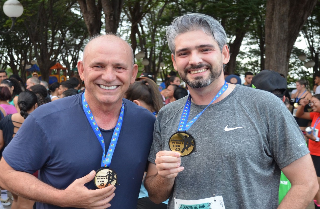 Ezequiel Neiva celebra aniversário de Cerejeiras com participação em corrida de rua
