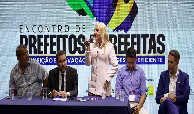 Ieda Chaves incentiva gestores municipais a cuidar das pessoas e dos animais em novos mandatos