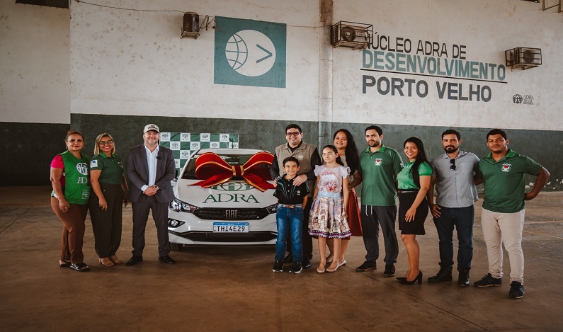 Alex Redano entrega veículo para a ADRA em Porto Velho