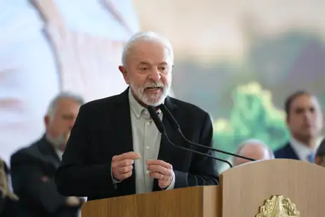 Lula critica Bolsonaro durante lançamento do Plano Safra 2025/2026: "Frouxo pede Pix e anistia"