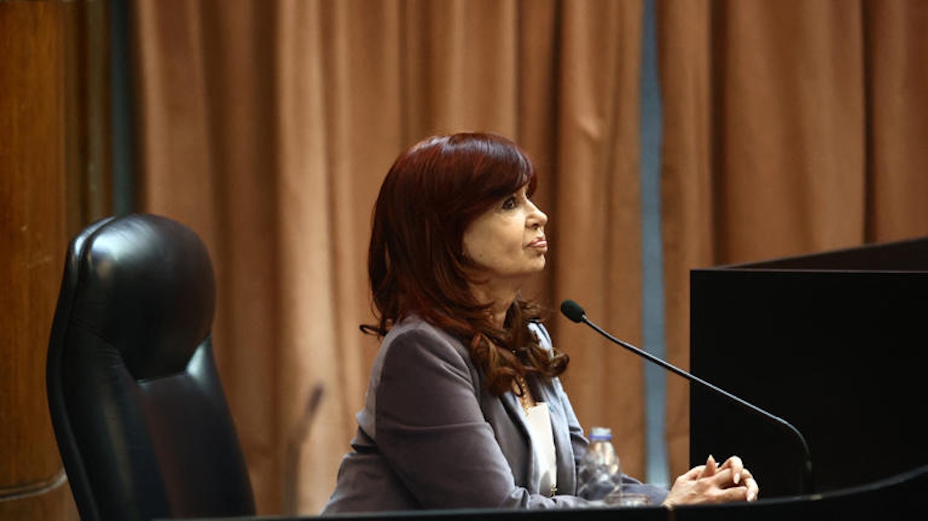 ATENÇÃO: Cristina Kirchner é condenada a seis anos de prisão por fraude ao Estado