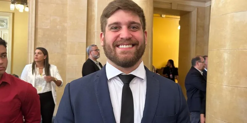 Governo de PE dribla Assembleia e nomeia administrador para Fernando de Noronha em meio a guerra política