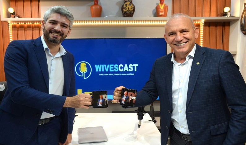 Ezequiel Neiva compartilha sua trajetória e planos políticos em entrevista no WivesCast