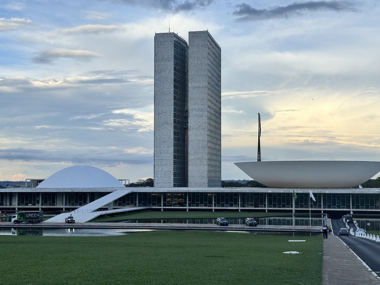 Bastidores de Brasília: Fernando Máximo pode ser o 'plano B' de Marcos Rogério e Podemos quer lançar Camargo ao Senado