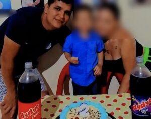 Após ser demitido pela Frisky por foto em festa de aniversário mostrando refrigerante de concorrente, homem recebe oferta de emprego da Dydyo
