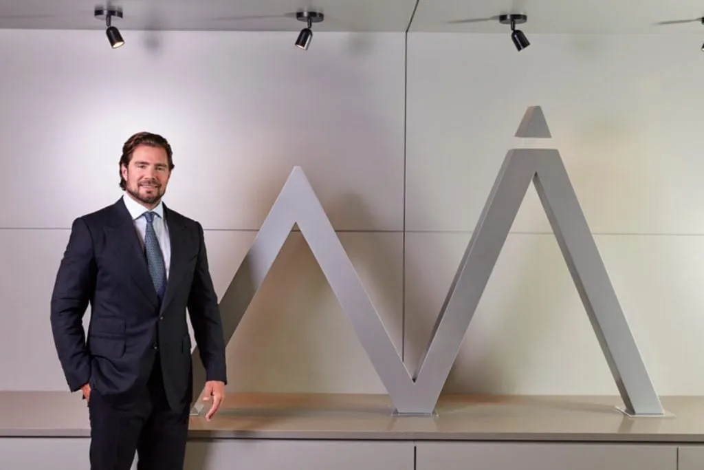 Master e BRB fizeram negócio de R$ 303 milhões com empresa de atendente de lanchonete