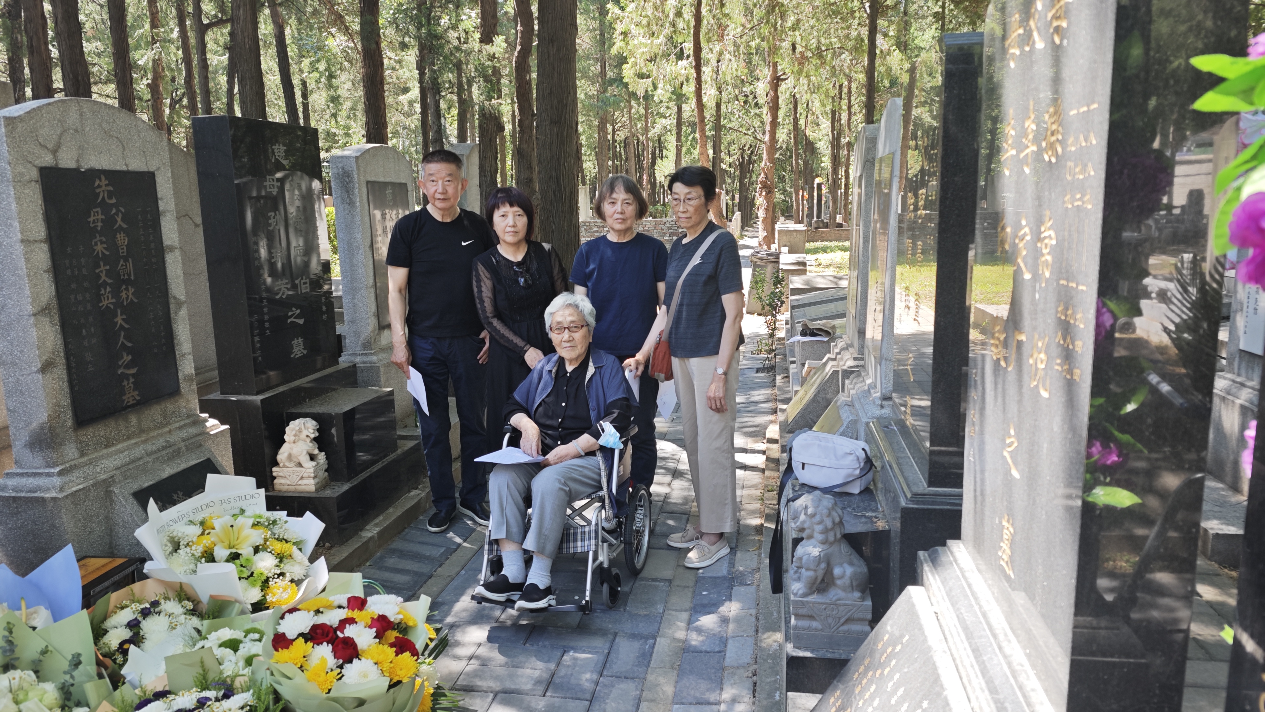 铁幕前的哀悼：在严控下六四家属坚持祭奠- Human Rights in China