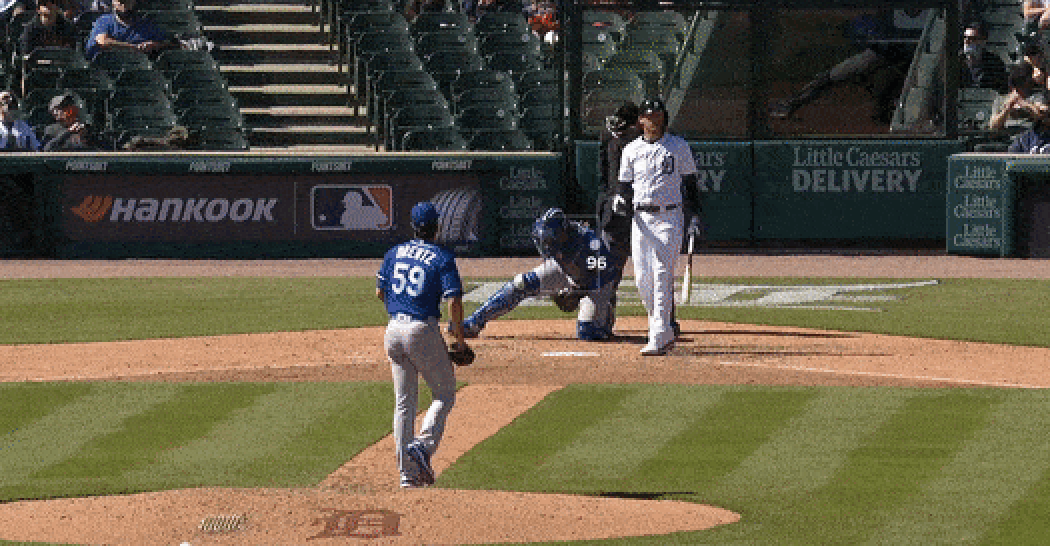 Royals motor through Detroit