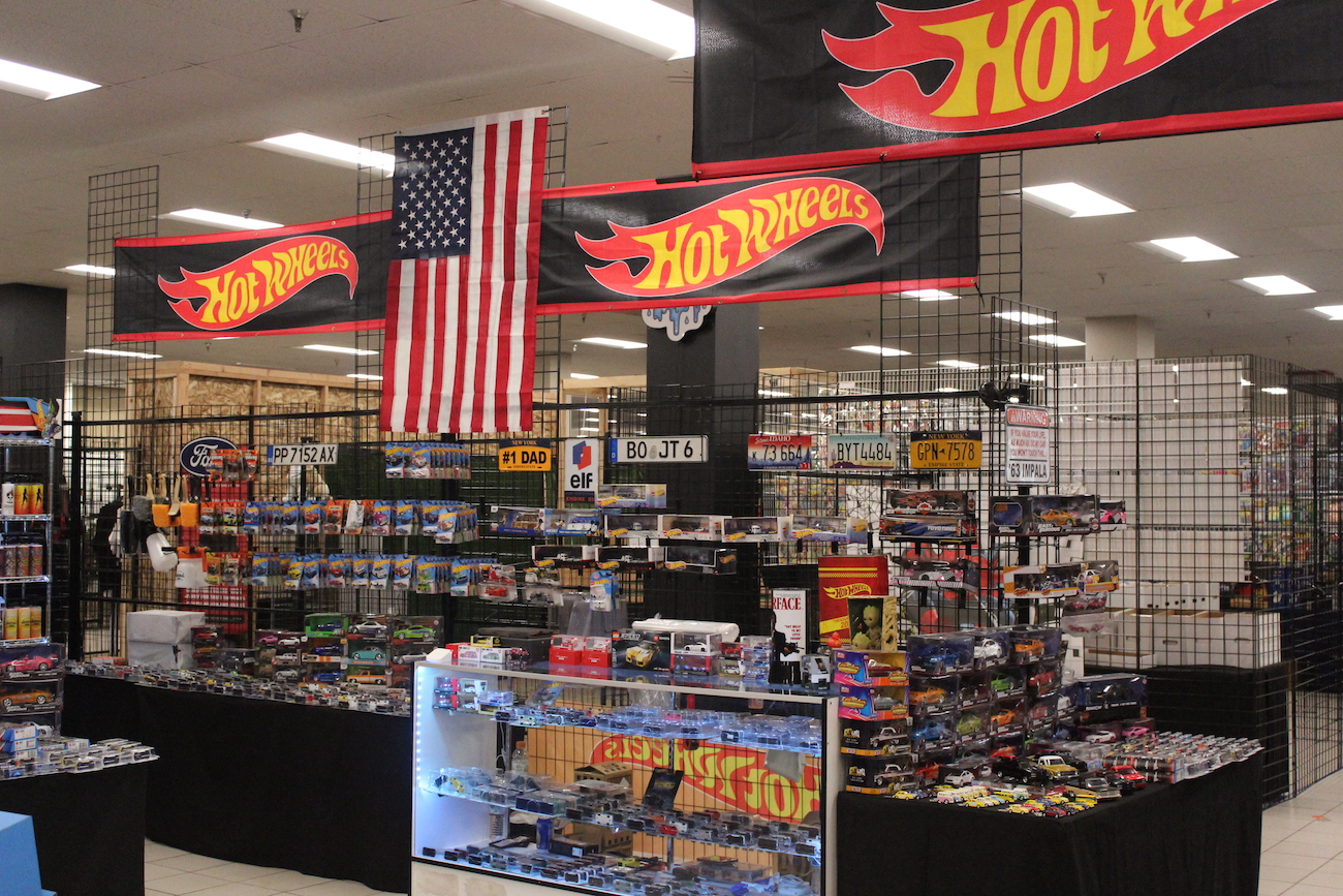 Nerd culture takes over Sears building, makes waves