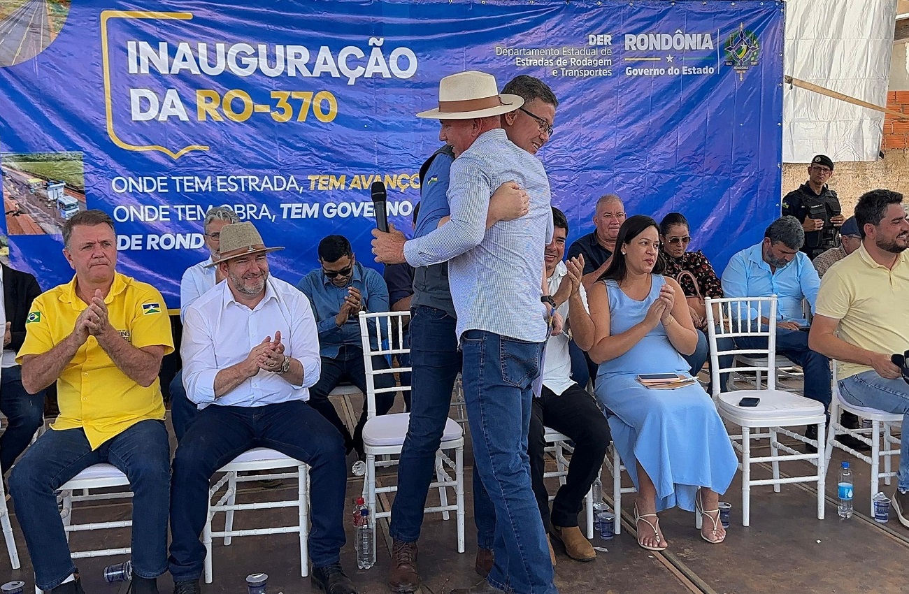 Ezequiel Neiva comemora avanço na infraestrutura com pavimentação da Rodovia do Boi