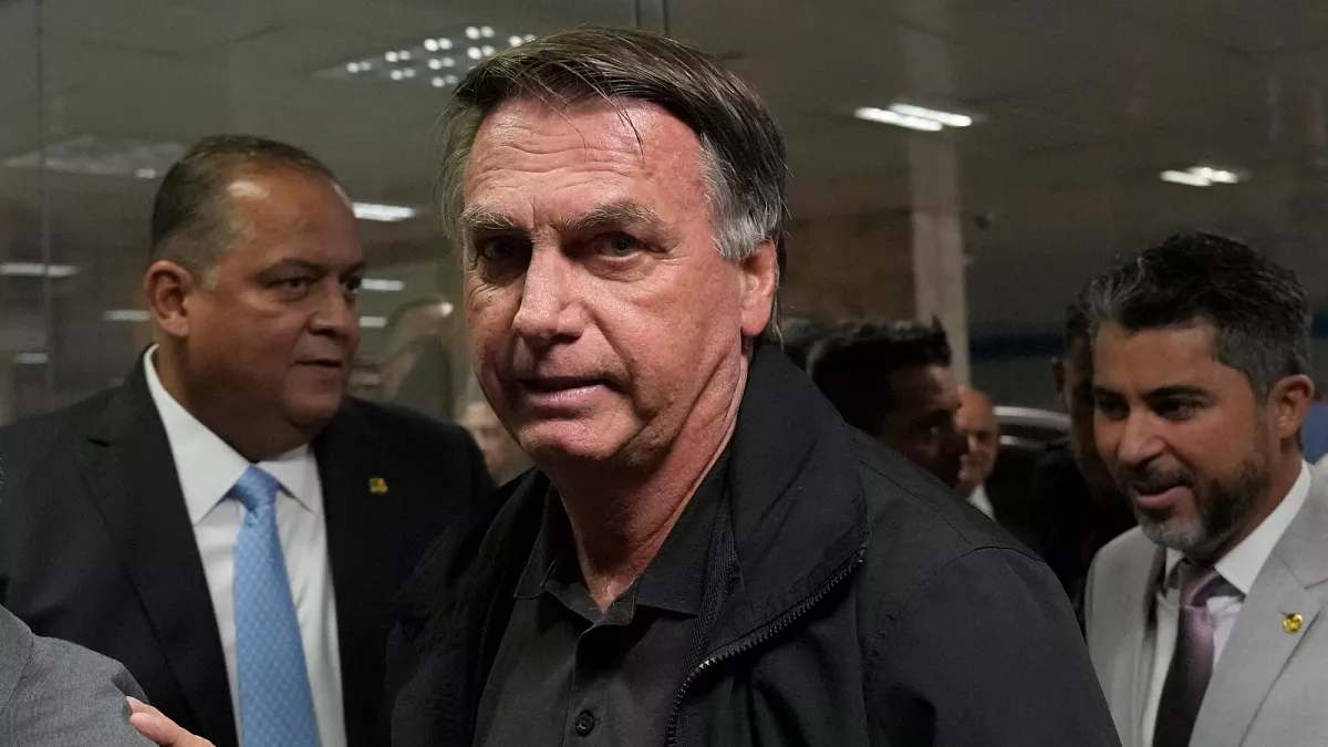 Após denúncia, Bolsonaro se reúne com a oposição da Câmara para discutir anistia