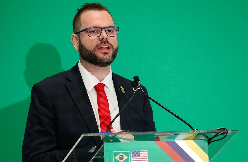 Alcolumbre e Tarcísio entram em campo para evitar cassação de Jorge Seif