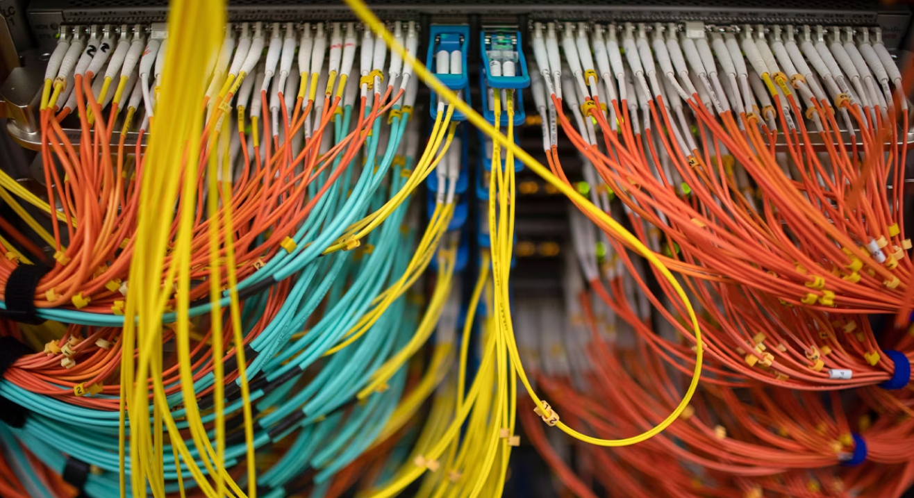 From Packets to Light Paths: OCS Reshaping AI Data Center Architecture ...