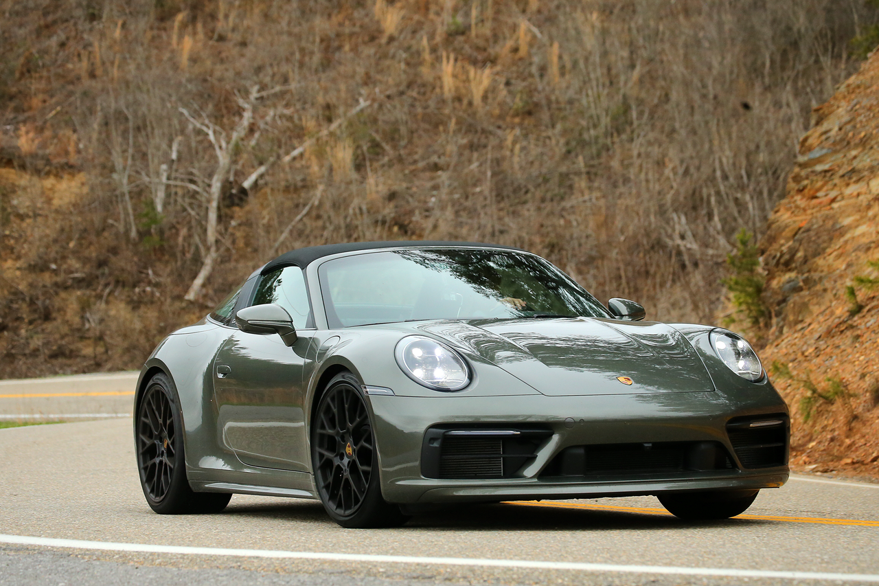 Substack banner for @porsche