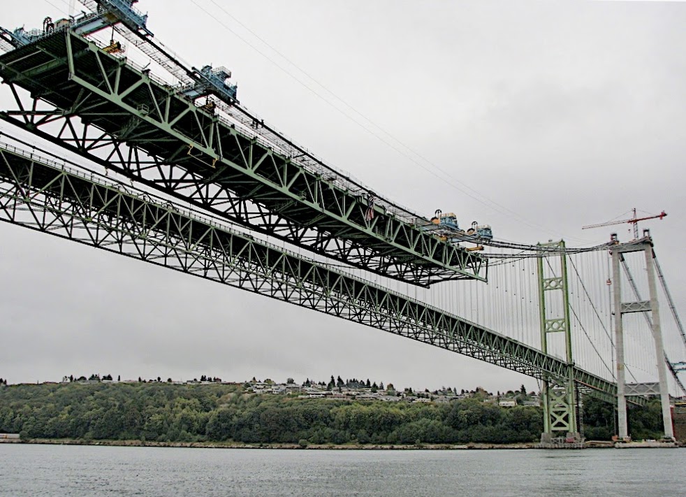 Photo of the Tacoma Narrows Bridge circa 2007