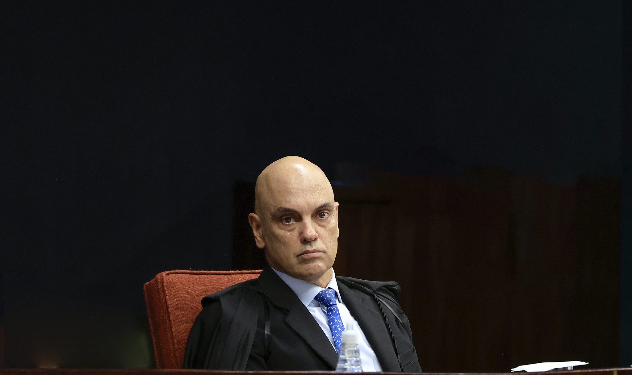 Alexandre de Moraes abre investigação sobre insider trading no tarifaço de Trump