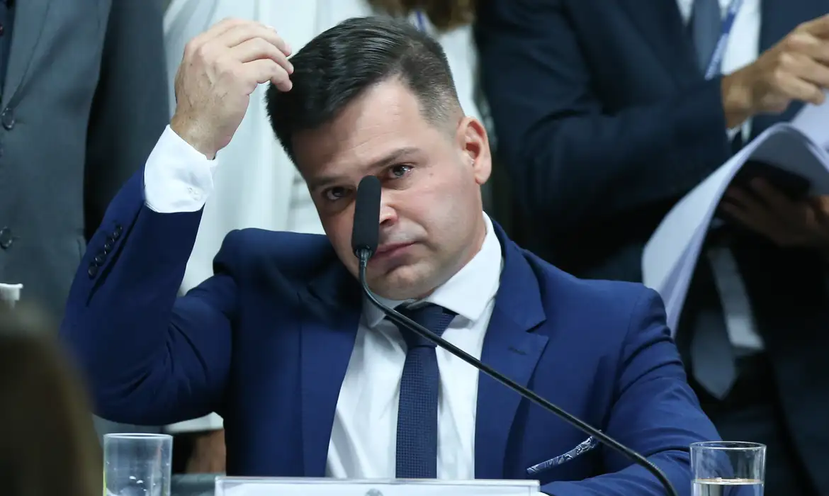 Juiz suspende processo administrativo contra ex-diretor da PRF Silvinei Vasques