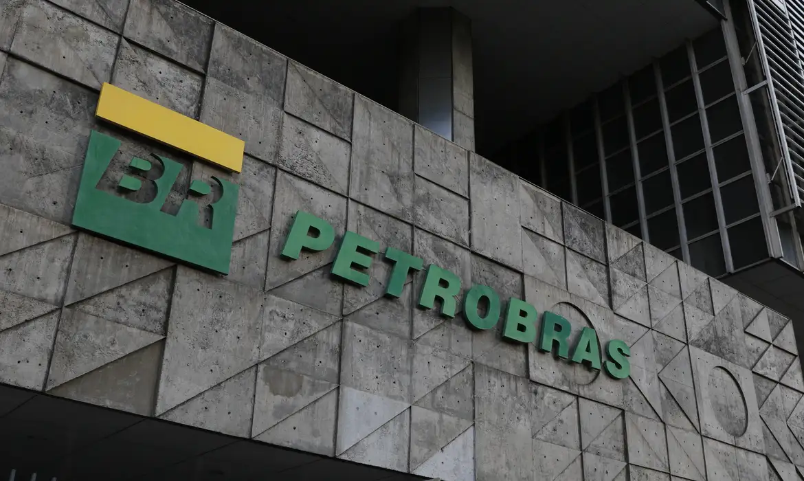 Petrobras investe bilhões na Bahia: 100 novos poços e retorno à produção de fertilizantes